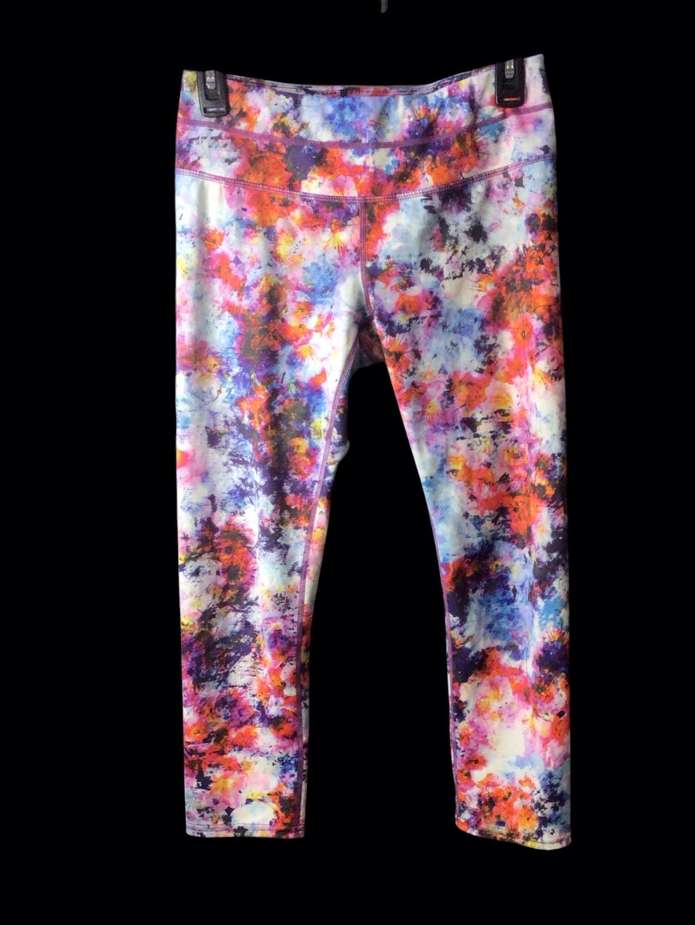 EUC...Womens Athleta 3/4length yoga pants. SZ SMALL